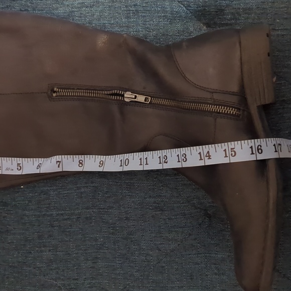 Ladies BORn Boots NWT wide calf leather upper - Picture 7 of 8